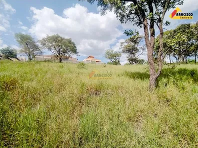 à venda, 300m² no São João de Deus, Divinópolis