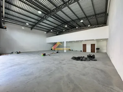 Galpão/Depósito/Armazém para alugar, 310m² no São José, Divinópolis