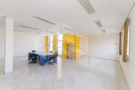 Ponto Comercial para alugar, 88m² no Santa Cecília, Porto Alegre