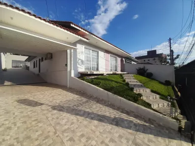 Casa com 3 Quartos à venda, 245m² no Centro, Ponta Grossa