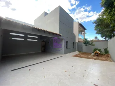 Sobrado com 4 Quartos à venda, 321m² no Andrade, Londrina