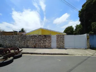 Casa com 5 Quartos para alugar, 205m² no Santa Lúcia, Maceió