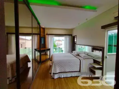 Sobrado com 3 Quartos à venda, 297m² no Jarivatuba, Joinville