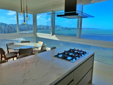 Apartamento com 3 Quartos para alugar, 145m² no Centro, Balneário Camboriú