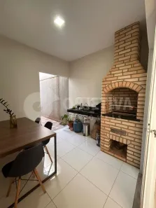 Casa com 2 Quartos à venda, 80m² no Novo Mundo, Uberlândia