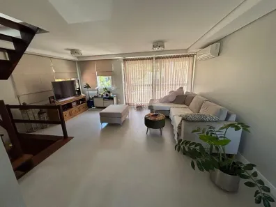 Casa com 3 Quartos à venda, 230m² no Pedra Redonda, Porto Alegre