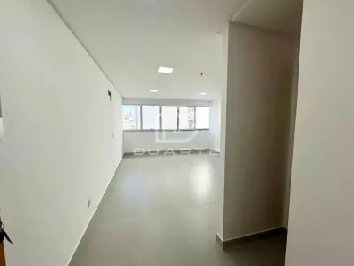 Sala Comercial à venda, 29m² no Centro, Anápolis