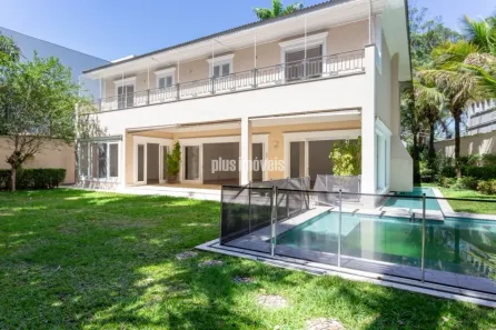 Sobrado com 4 Quartos para alugar, 854m² no Jardim Leonor, São Paulo