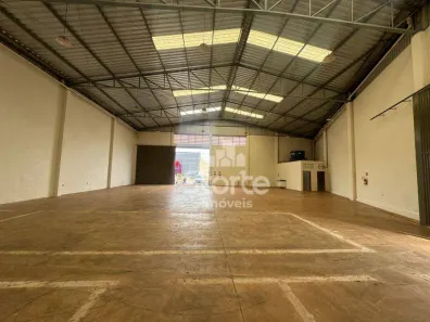 Galpão/Depósito/Armazém para alugar, 527m² no Alto Umuarama, Uberlândia