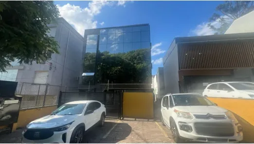 Prédio Comercial para alugar, 450m² no São João, Porto Alegre