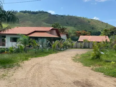Fazenda/Sítio com 4 Quartos à venda, 600m² no Parapeúna, Valença