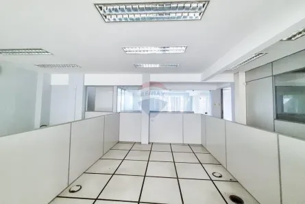 Prédio Comercial para alugar, 630m² no Costa Carvalho, Juiz de Fora