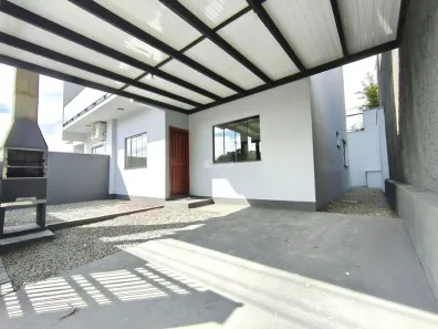Casa com 2 Quartos para alugar, 77m² no Centro, Barra Velha