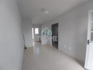 Casa com 2 Quartos para alugar, 44m² no Distrito Industrial do Una II, Taubaté