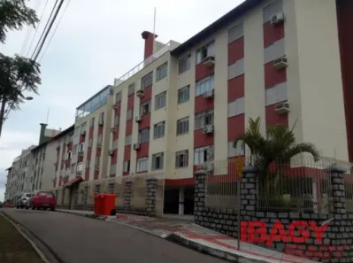Apartamento com 2 Quartos para alugar, 74m² no Estreito, Florianópolis