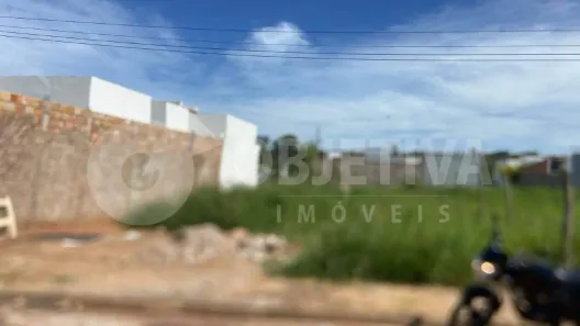 Lote/Terreno à venda, 250m² no Laranjeiras, Uberlândia