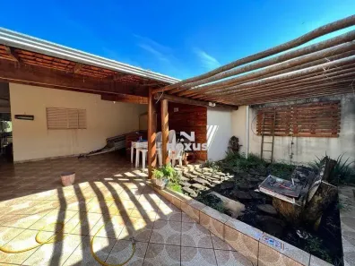 Casa com 2 Quartos à venda, 220m² no Novo Mundo, Uberlândia