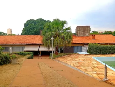 Casa com 4 Quartos para alugar, 275m² no Centro, Botucatu