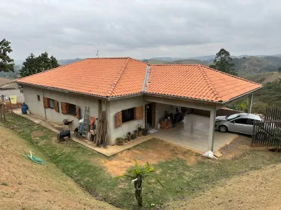 Fazenda/Sítio com 4 Quartos à venda, 214m² no Santana, São José dos Campos