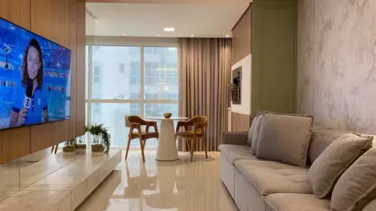 Apartamento com 3 Quartos para alugar, 140m² no Centro, Balneário Camboriú