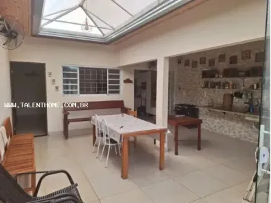 Casa com 2 Quartos à venda, 100m² no , Primeiro de Maio