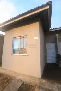 Casa de Condomínio com 2 Quartos para alugar, 43m² no Três Vendas, Pelotas