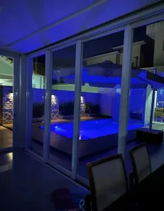 Casa de Condomínio com 4 Quartos para venda ou aluguel, 260m² no Jardins Madri, Goiânia
