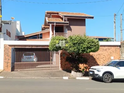 Casa com 3 Quartos para alugar, 204m² no Parque Franceschini, Sumaré