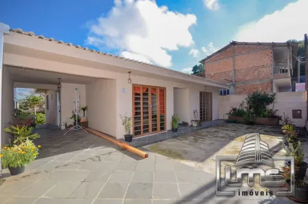 Casa com 3 Quartos à venda, 170m² no Jardim Monte Santo, Almirante Tamandaré