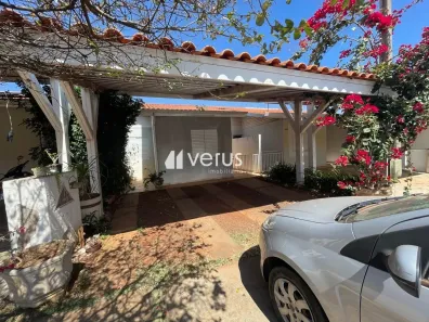 Casa de Condomínio com 3 Quartos para alugar, 70m² no Aclimação, Uberlândia