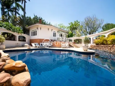 Casa com 4 Quartos para alugar, 1200m² no Chácaras Alpina, Valinhos