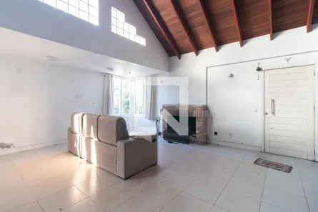 Casa com 4 Quartos à venda, 240m² no Guarujá, Porto Alegre