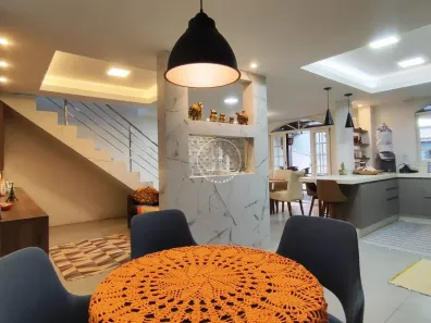 Casa com 4 Quartos à venda, 190m² no Barreiros, São José