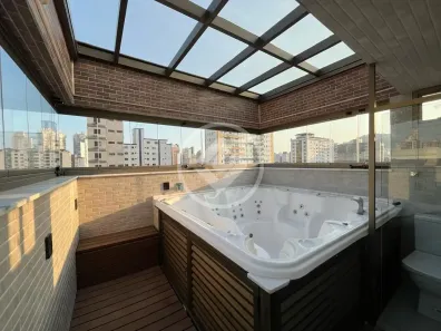 Sobrado com 6 Quartos para venda ou aluguel, 220m² no Campo Grande, Santos