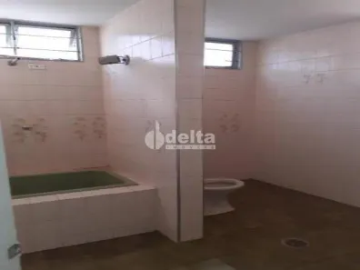 Casa com 5 Quartos à venda, 200m² no Bom Jesus, Uberlândia