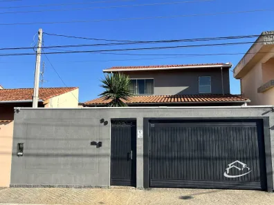 Casa com 3 Quartos à venda, 246m² no Parque das Árvores, Guaratinguetá
