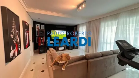 Apartamento com 3 Quartos à venda, 193m² no Vila Suzana, São Paulo
