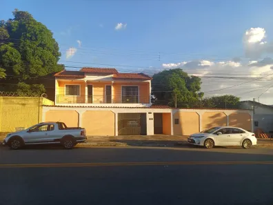 Sobrado com 4 Quartos à venda, 250m² no Jardim Guanabara, Goiânia