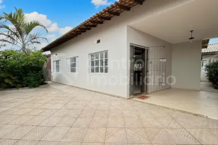 Casa com 3 Quartos à venda, 136m² no Jardim Mar-e-Sol, Peruíbe