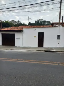 Casa com 3 Quartos para alugar, 98m² no Vila São Sebastião, Mogi das Cruzes