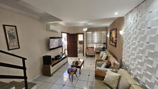 Casa com 4 Quartos à venda, 167m² no Santo Antônio, Porto Alegre