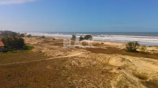 Lote/Terreno à venda, 300m² no Praia Real, Torres