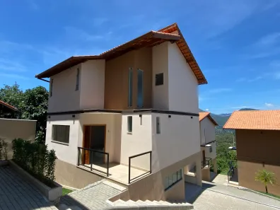 Casa de Condomínio com 3 Quartos à venda, 184m² no Braunes, Nova Friburgo