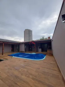 Casa com 3 Quartos para alugar, 226m² no Mercês, Uberaba