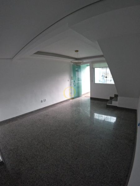 Casa com 2 quartos — Santa Terezinha, Belo Horizonte