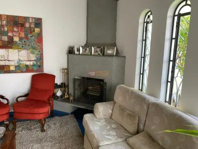 Sobrado com 4 Quartos para alugar, 410m² no Vila Bastos, Santo André