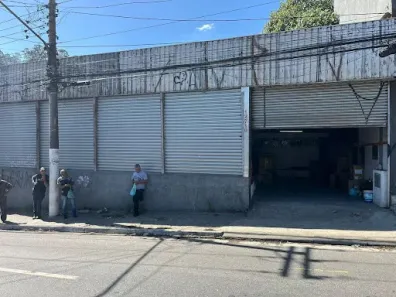 Galpão/Depósito/Armazém para alugar, 230m² no Jardim Marilu, São Paulo