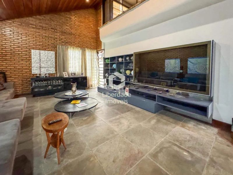 Casa com 4 quartos — Alto Caiçaras, Belo Horizonte