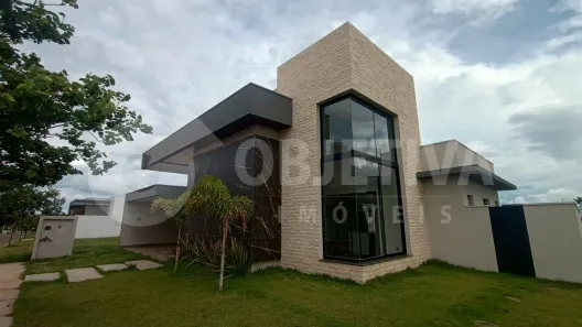 Casa de Condomínio com 4 Quartos à venda, 226m² no Laranjeiras, Uberlândia