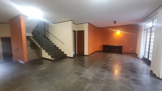 Sobrado com 3 Quartos à venda, 300m² no Vila Trujillo, Sorocaba